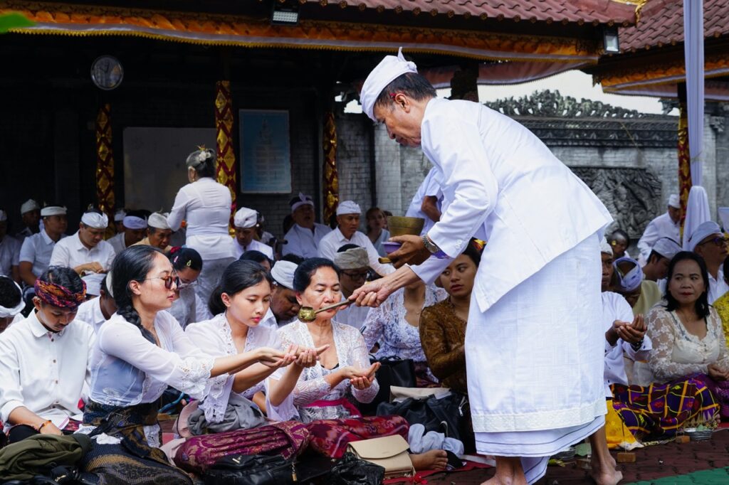 Bali Temple Etiquette